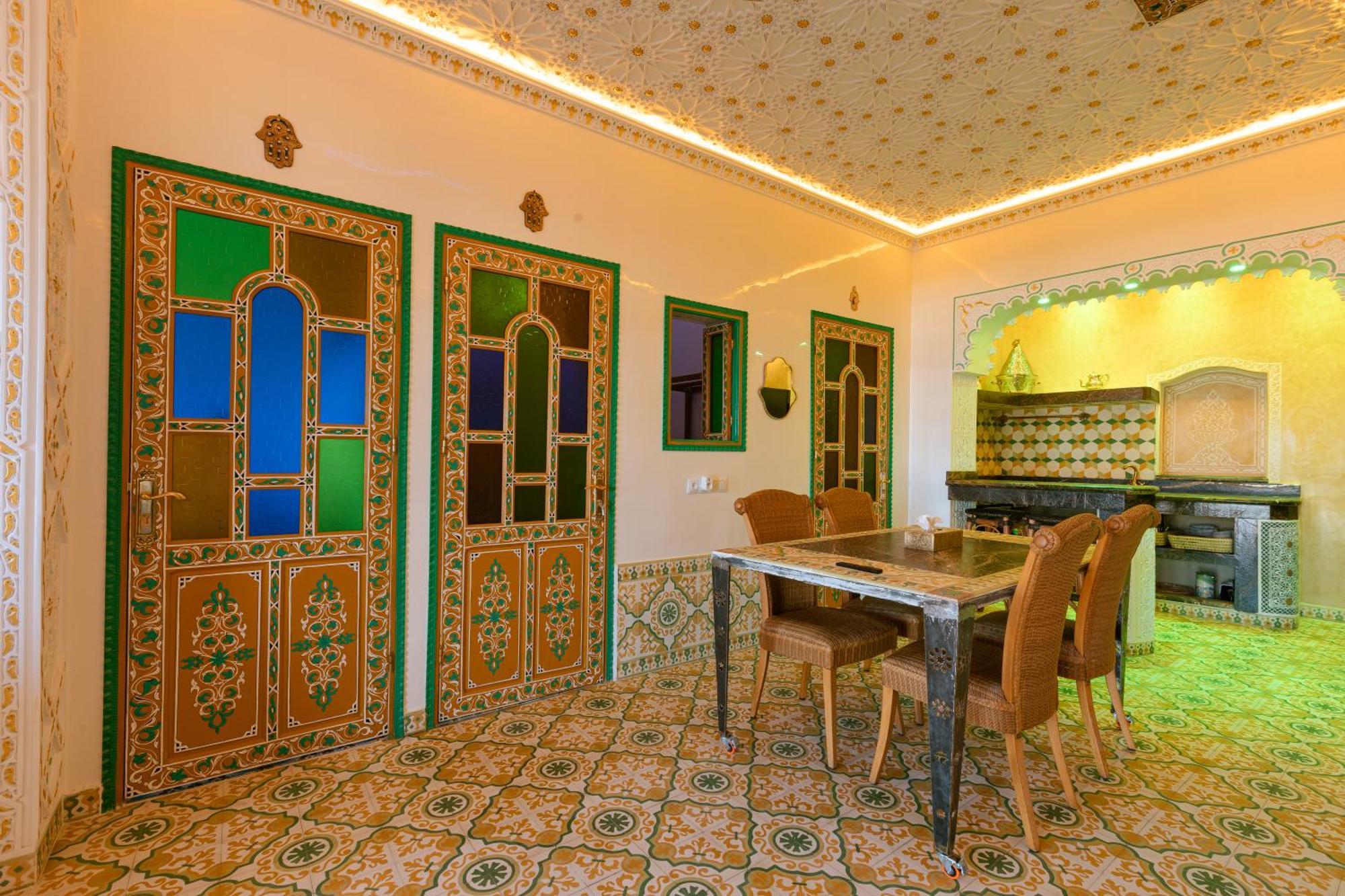 Colorful Traditional Riad W/Views Of Spain Tanger Zewnętrze zdjęcie